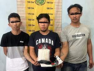 Tersangka dan sabu 1 kilogram diamankan Polres Serdang Bedagai.(istimewa)
