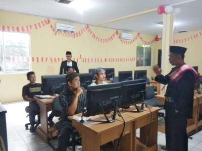 Sambut HUT RI, Pelayanan Satlantas Polresta Tangerang Layani Warga di HUT RI, Polisi di Tangerang Kenakan Kostum Pejuang