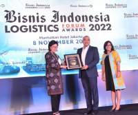 Berhasil Kembangkan Kawasan Pesisir Zaki Terima Penghargaan