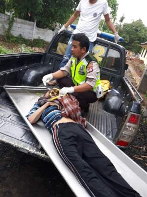 Pria Paruh Bayah Tewas Gantung Diri di Kolong Jembatan
