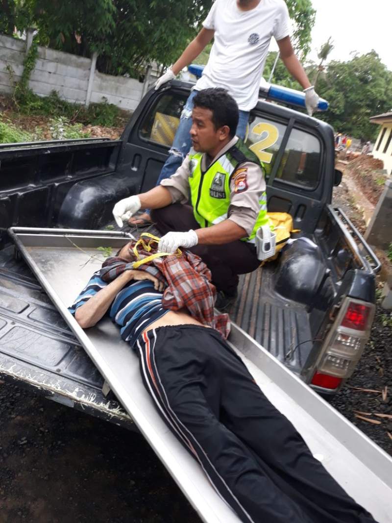 Pria Paruh Bayah Tewas Gantung Diri di Kolong Jembatan