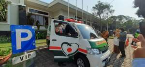 Helldy-Sanuji Bawa Ambulans Saat Ambil Nomor Urut