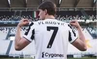 Resmi Bergabung ke Juventus, Vlahovic Kenakan Nomor Punggung 7