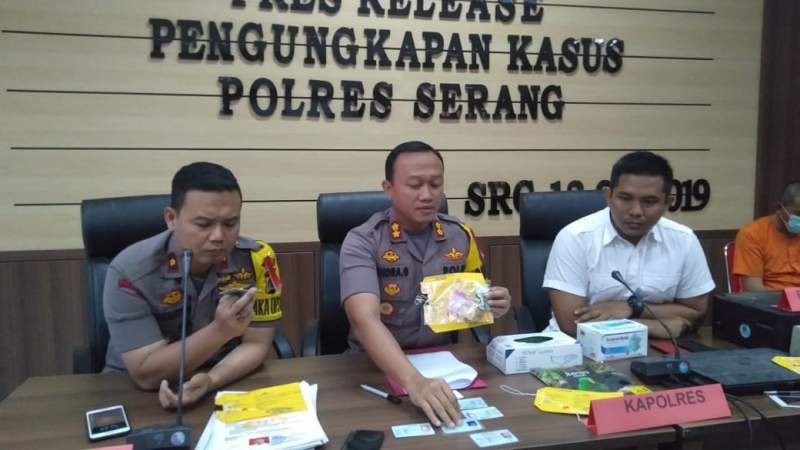 Pelaku Pemalsu KTP E, SIM dan SKCK di Tangkap Polisi