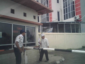 Bulog Serang Larang Wartawan Masuk