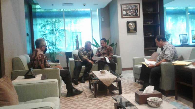 Wali Kota Tangerang Arief R Wismansyah saat rapat di Kantor Kementerian PUPR