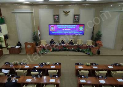 Paripurna DPRD, Sekda Bacakan Jawaban Pandangan Bupati Atas Tanggapan Fraksi