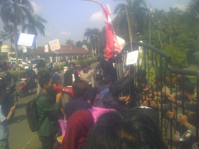 Pemkab Pandeglang Didemo Dua Kelompok Mahasiswa