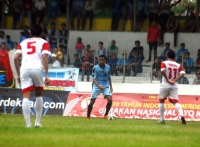 Karawang Hentikan Rekor Kemenangan Perserang