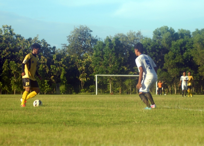 Laga Uji Coba antara Perserang melawan Porprov Kabupaten Serang yang diakhiri dengan skor imbang 3-3