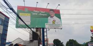 Alat Peraga Kampanye Caleg Di Jalan Protokoler langgar Aturan