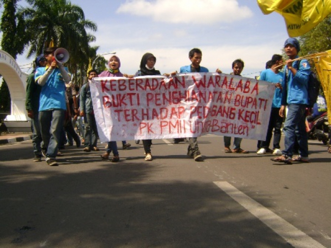 Mahasiswa Kembali Pertanyakan Perijinan Waralaba