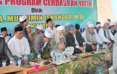 Abuya Muhtadi Pimpin Zikir di Ponpes Albadar