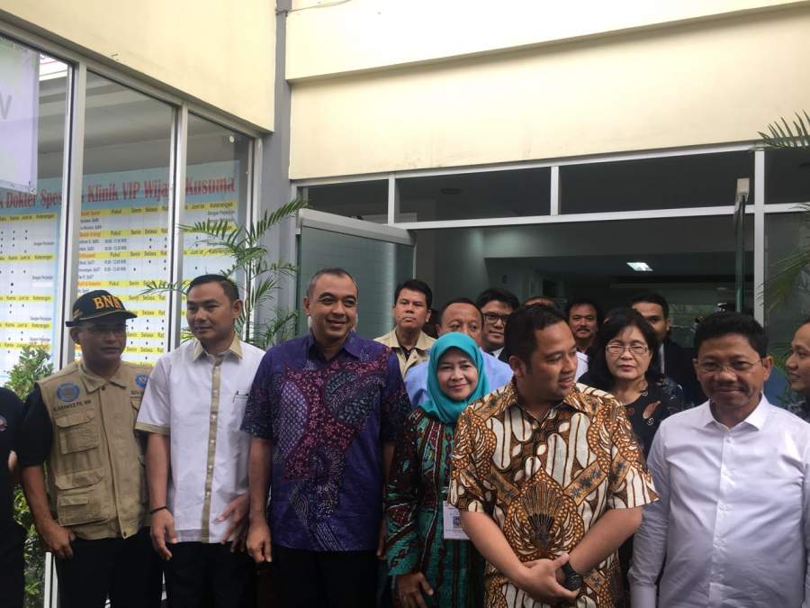 Calon Bupati Tangerang A. Zaki Iskandar usai pemeriksaan kesehatan.
