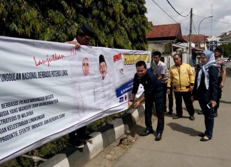 KPU Lebak Pasang Alat Peraga Kampanye