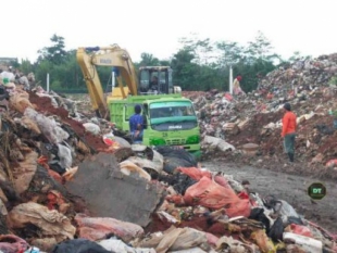 Warga Keluhkan Bau Sampah Yang Menyengat