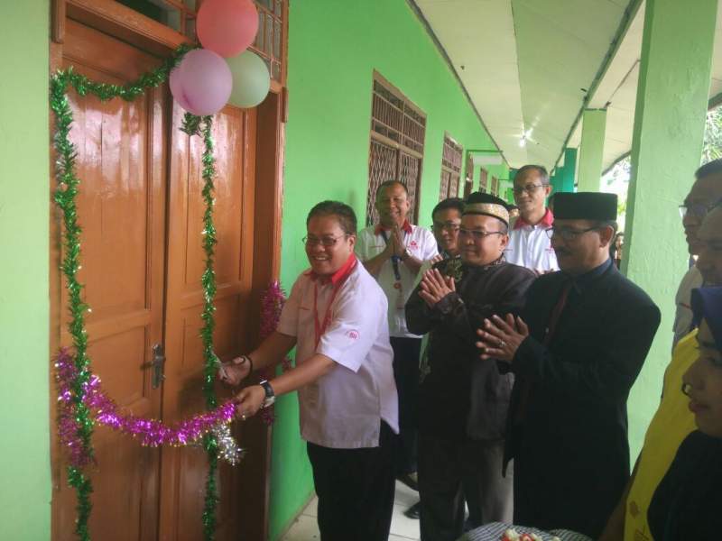 Peresmian rehab sekolah atas program CSR PT Mayora
