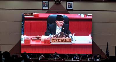 Suasana rapat paripurna pembentukan Pansus dua Raperda. Nampak Wakil Ketua DPRD Tangsel, Iwan Rahayu pimpin jalannya sidang.