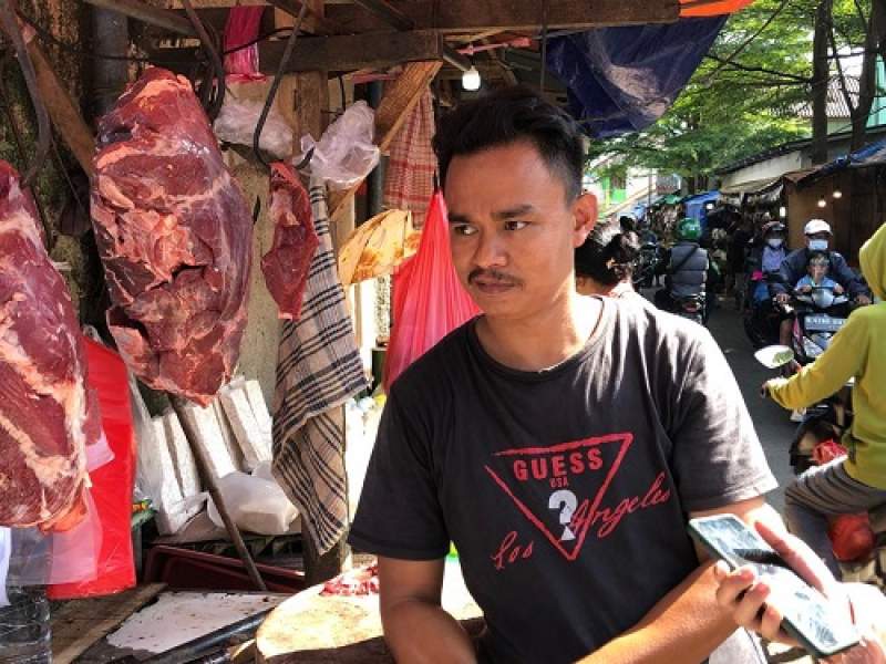 Pedagang Daging di Pasar Ciputat Saat Diwawancarai