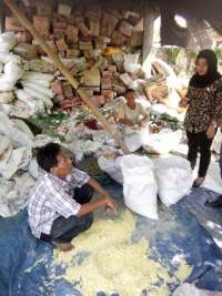 ⁠⁠⁠BPOM Grebek Gudang Penimbunan Mie Instan Kedaluwarsa