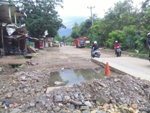 Pembangunan Jalan Maja-Stadion Badak Belum Jelas Kelanjutannya