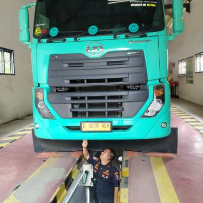 Kegiatan Pengujian Kendaraan di UPTD Pengujian Kendaraan Bermotor Tangsel