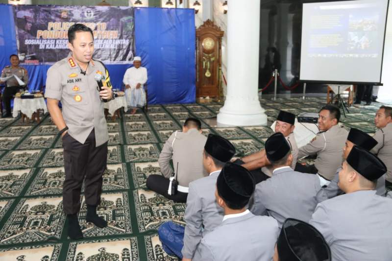Kapolresta Tangerang Minta Santri Jadi Pelopor Tertib Lalu Lintas