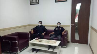 Ketua GTI Tb Bayu Murdani saat kunjungi ruangan fraksi PDIP Tangsel, Selasa (7/4/2020).(ft by KB))