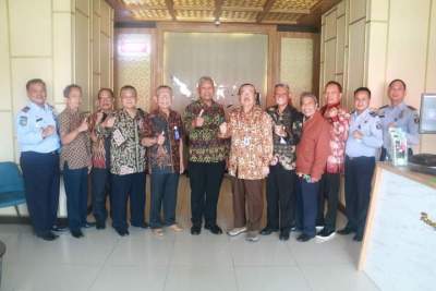 kunjungan sesepuh purna bakti.