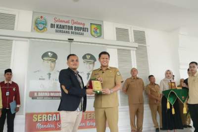Lepas 192 Mahasiswa STAI Al-Hikmah untuk KKL, Ini Pesan Wabup Sergai