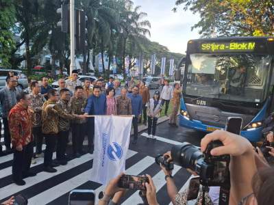 Gubernur Banten Andra Soni Lepas Keberangkatan Perdana Transjabodetabek Blok M &ndash; Alam Sutera