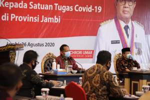  Menteri Dalam Negeri Tito Karnivian.