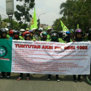 Mediasi Ditolak Pemilik Perusahan, Karyawan PT Dunia Bangunan BSD Unjuk Rasa