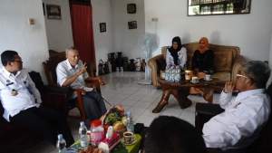 Lawatan Ke Sesepuh Pengayoman, Jajaran Kanwil Kemenkumham Banten Rajut Silaturahmi