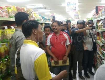 Terkait Makanan Kaleng Yang Tidak Layak Konsumsi, Dinkes Dan Disperindag Lakukan Sidak