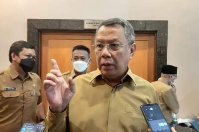 Walikota Tangerang Selatan, Benyamin Davnie