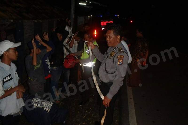 Polisi mengamankan pemuda yang kedapatan membawa sajam