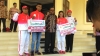 Rano Karno foto bersama 2 atlet peraih medali emas SEA Games