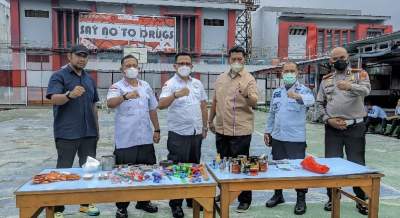 Kemenkumham Babel bersama BNNP Gelar Giat Bersih di Lapas Klas IIA Narkotika