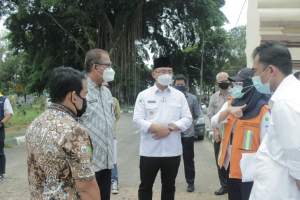 Wagub Banten Andika Hazrumy bersama anggota komisi V DPR RI dan PUPR memantau lokasi rencana pembangunan fly over di Kota Serang.