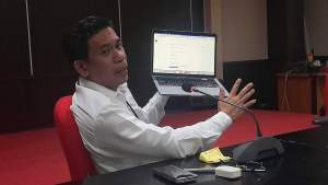 Kepala BPN Kota Tangsel, Harison Mocodompis.
