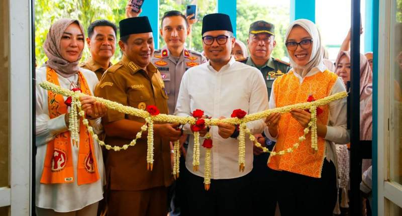 Dukung Pelaku Usaha di Tangsel Berkembang, Pilar Resmikan Galeri Dekranasda dan UMKM di Pondok Aren