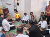 Bupati Jenguk Anak Penderita Tumor di Kronjo