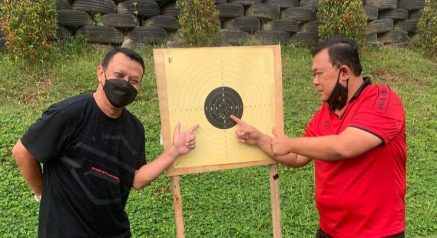 Kapolda Banten Bersama Dan PJU Gelar Latihan Menembak
