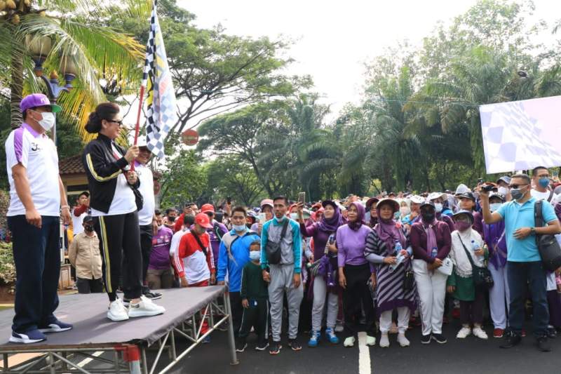 Awali Rangkaian HUT Kab. Tangerang Ke-390, Sekda Lepas Gerak Jalan Santai
