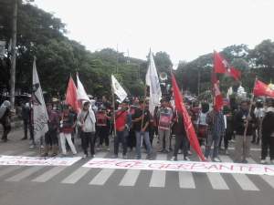 Puluhan Mahasiswa Kembali Turun Kejalan Tolak Omnibus Law