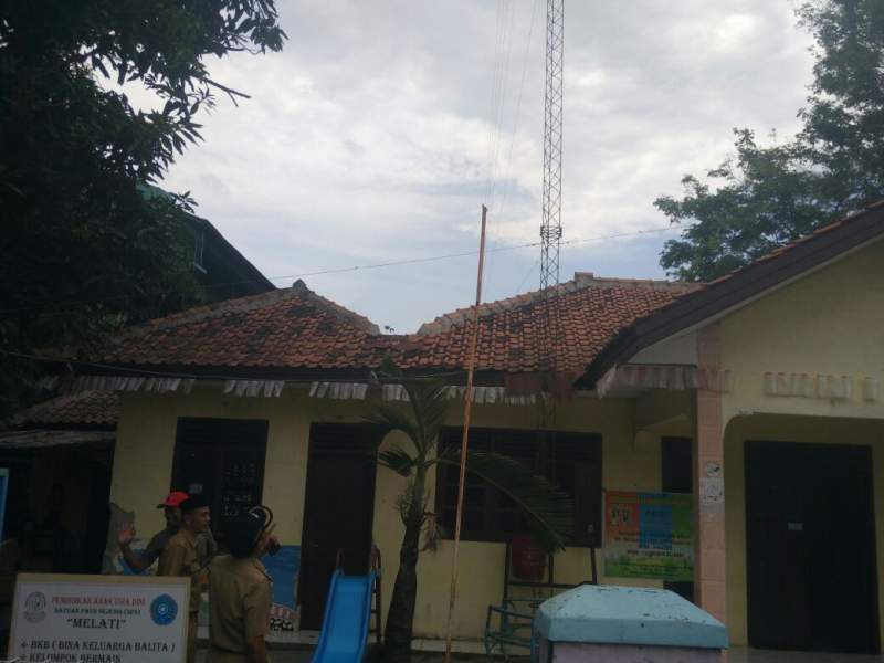 BTS tak berfungsi di SIndang Jaya meresahkan warga. 