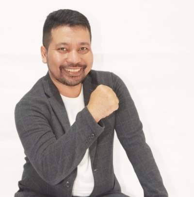 Azmi Abubakar.