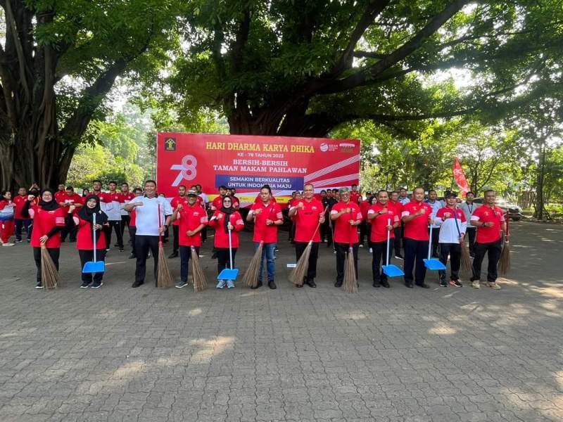 Hormati Jasa-Jasa, Kemenkumham Banten Bersihkan Taman Makam Pahlawan Semarakkan Hari Kemenkumham