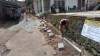 Warga Kabayan Protes Perbaikan Jalan Aspal Diganti Paving Blok